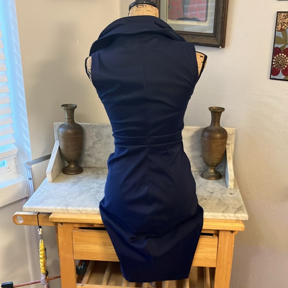 Love This Dress! Joseph Ribkoff Size 6 Shift With Stand Up Collar And Zips Down! - Picture 4 of 11